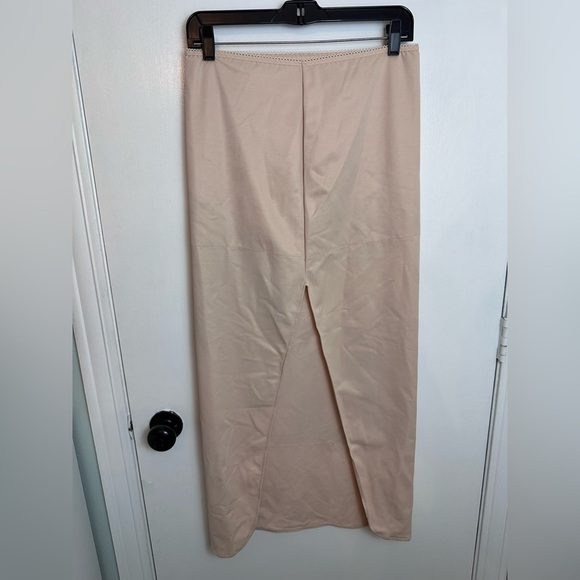 David’s Bridal Nude Shapewear Skirt with back Slit Size M Style 7218 #1598 - Picture 2 of 4